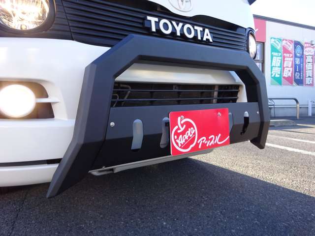 2009 Toyota Hiace – thumbnail 2
