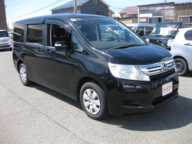 2011 Honda Stepwgn – thumbnail 3