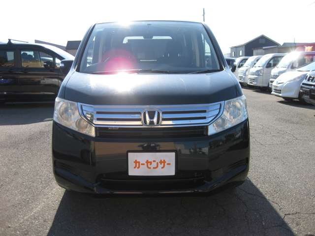 2011 Honda Stepwgn – thumbnail 2