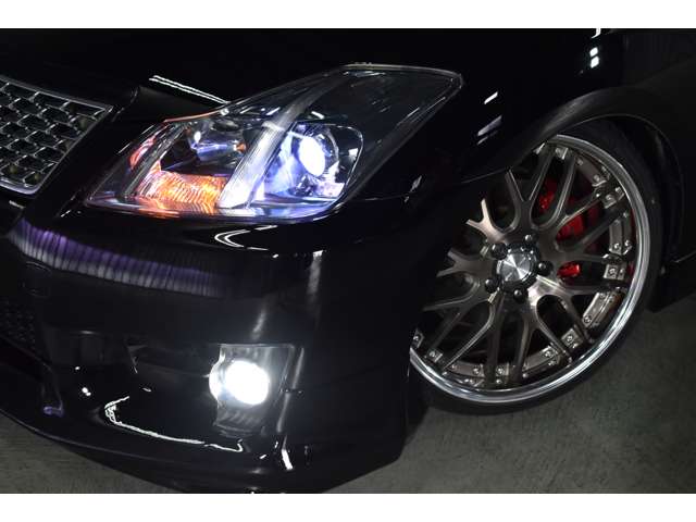 2011 Toyota Crown Athlete – thumbnail 4