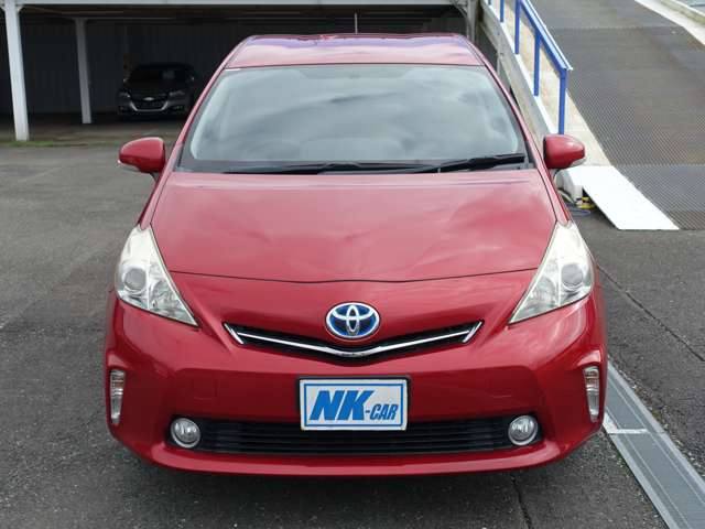 2011 Toyota Prius Alpha – thumbnail 2