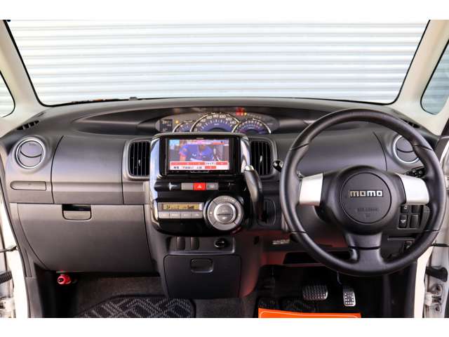 2011 Daihatsu Tanto – thumbnail 2