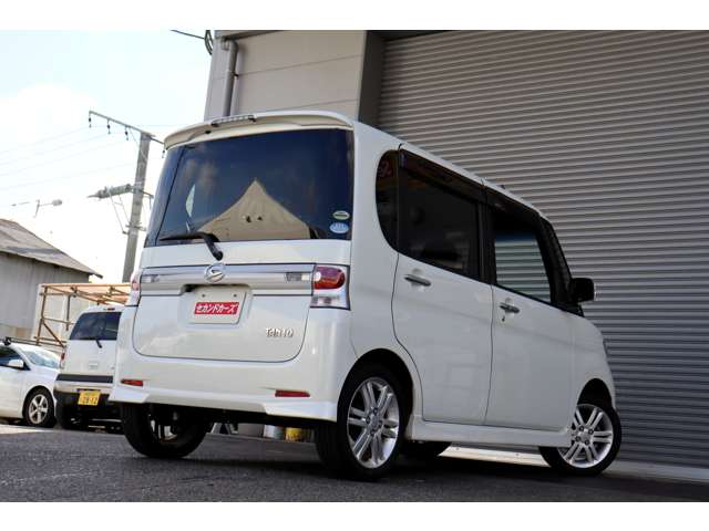 2011 Daihatsu Tanto – thumbnail 4