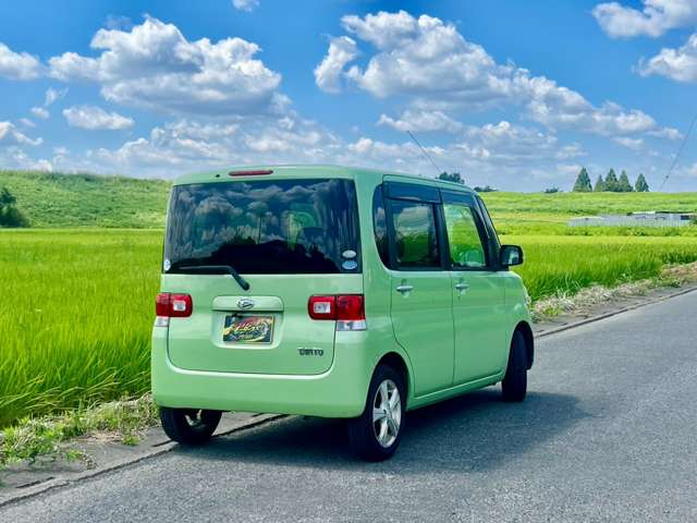 2011 Daihatsu Tanto – thumbnail 2