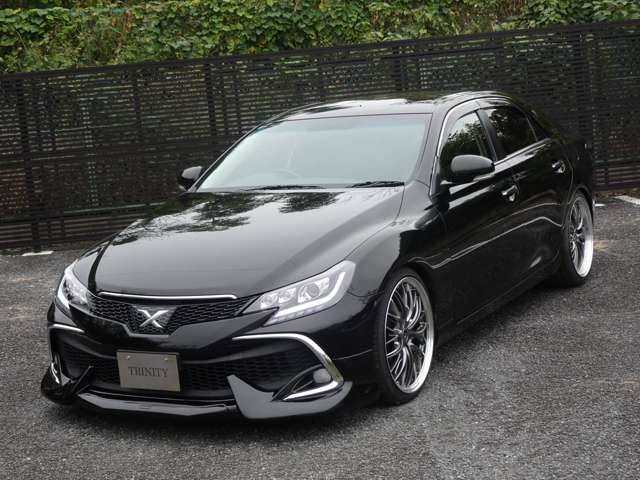 2010 Toyota Mark X – thumbnail 3