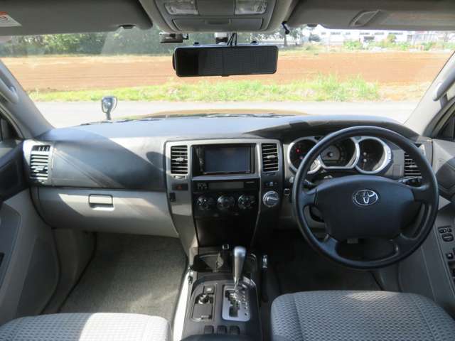2007 Toyota Hilux Surf – thumbnail 3