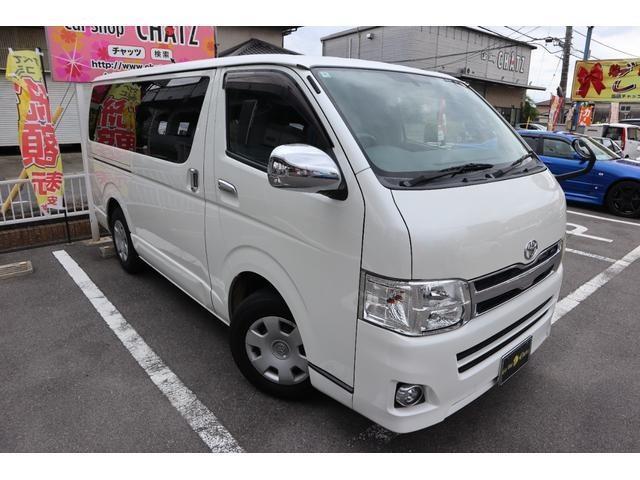 2011 Toyota Regius Ace – thumbnail 3