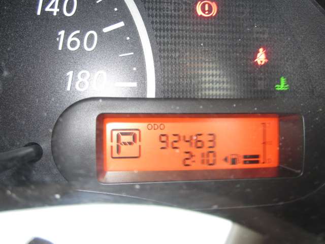 2010 Nissan March – thumbnail 2