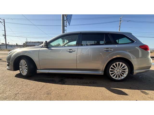 2009 Subaru Legacy Touring Wagon – thumbnail 3