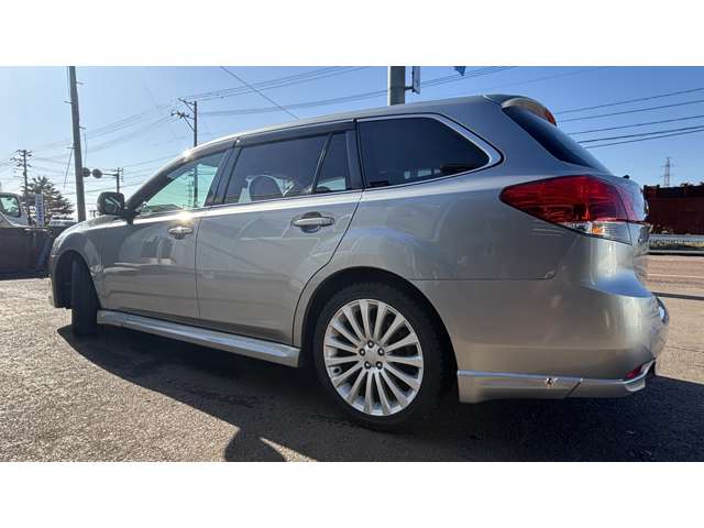 2009 Subaru Legacy Touring Wagon – thumbnail 4