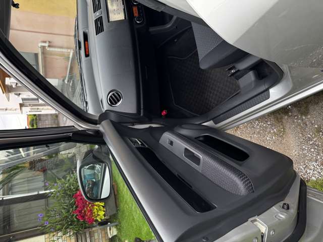 2009 Suzuki Swift – thumbnail 4