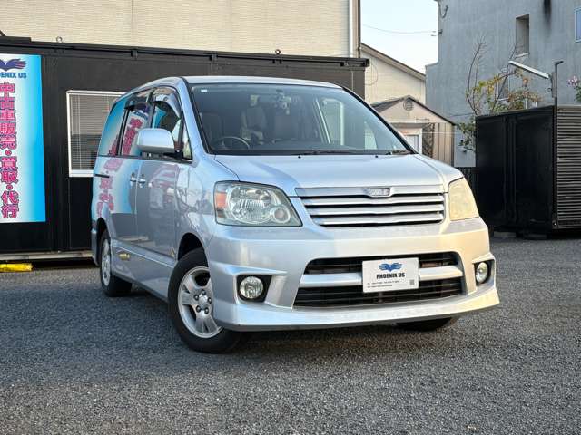 2002 Toyota Noah – thumbnail 3