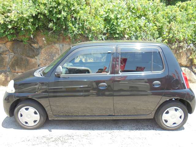 2010 Daihatsu Esse – thumbnail 2