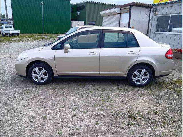 2009 Nissan Tiida Latio – thumbnail 3