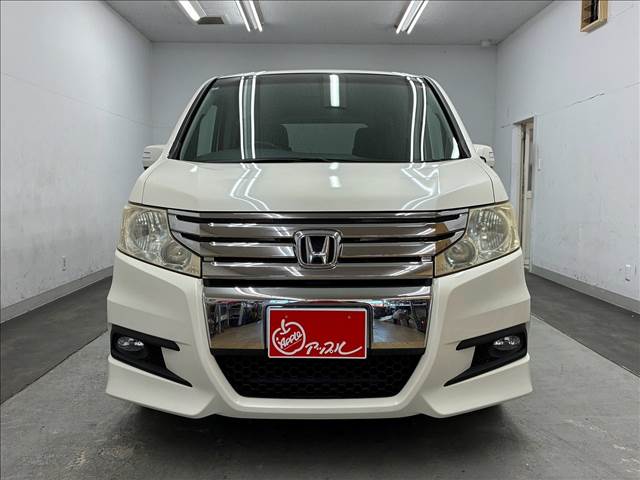2010 Honda Stepwgn – thumbnail 2