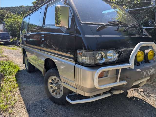 1990 Mitsubishi Delica Star Wagon – thumbnail 2