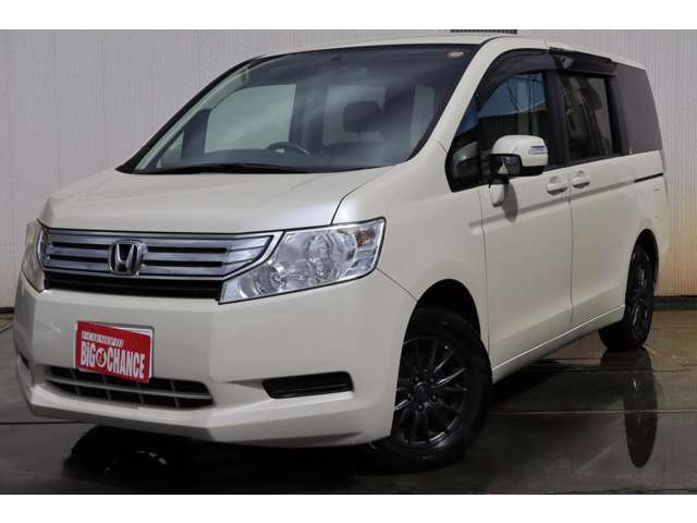 2010 Honda Stepwgn – thumbnail 2