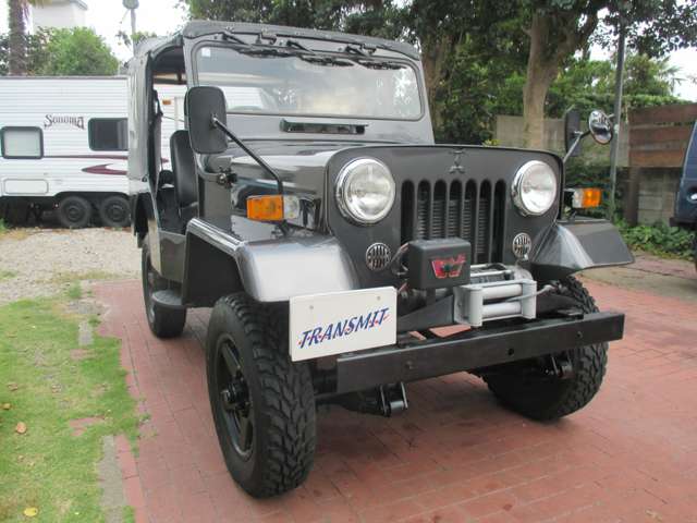 1994 Mitsubishi Jeep – thumbnail 3