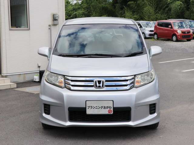 2010 Honda Freed Spike – thumbnail 3