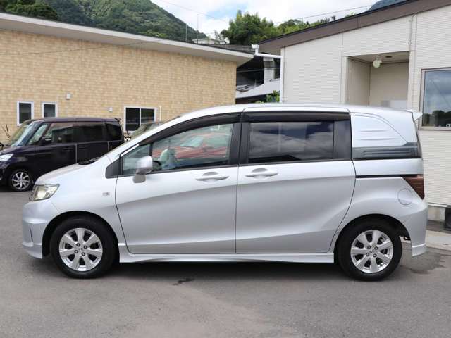 2010 Honda Freed Spike – thumbnail 4