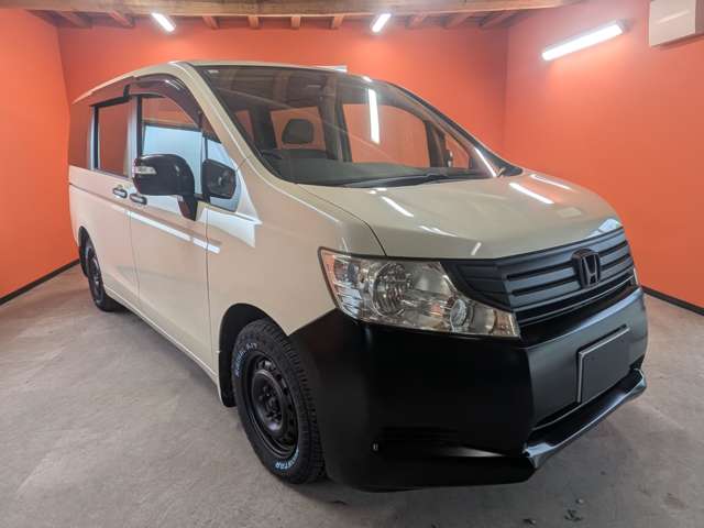 2010 Honda Stepwgn – thumbnail 3