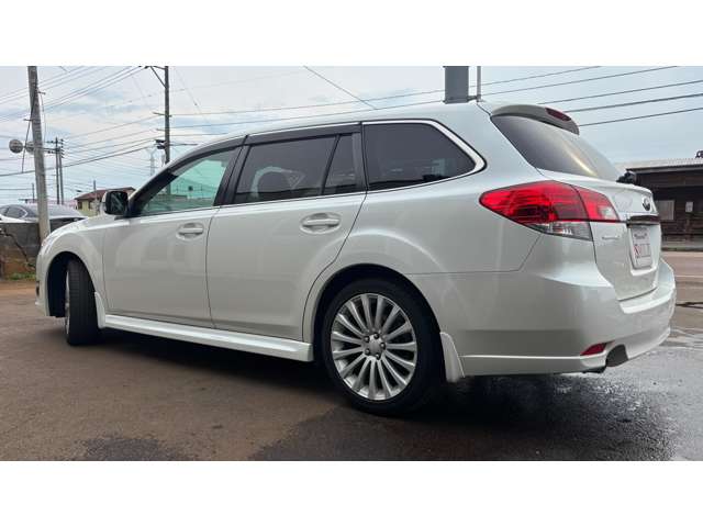 2009 Subaru Legacy Touring Wagon – thumbnail 4