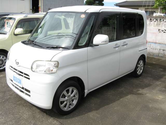 2010 Daihatsu Tanto – thumbnail 3