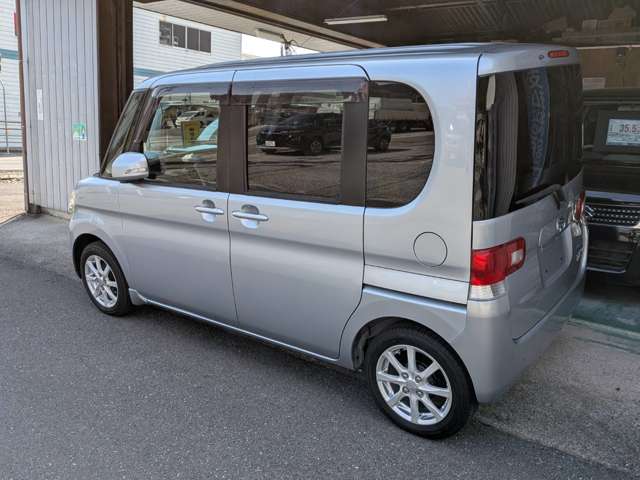 2011 Daihatsu Tanto – thumbnail 4