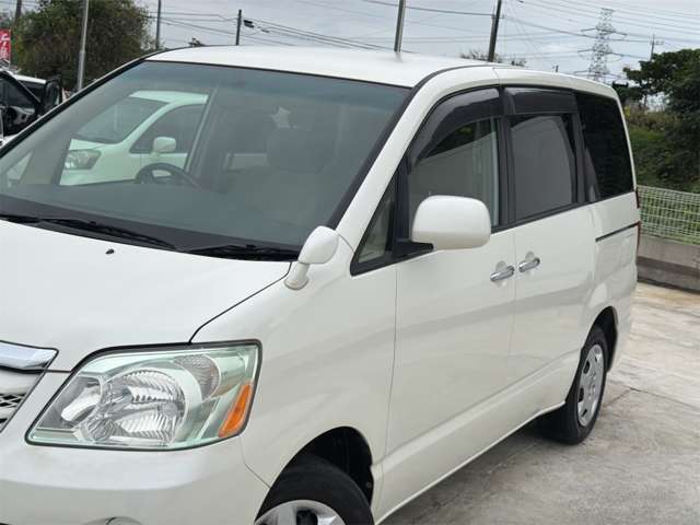 2007 Toyota Noah – thumbnail 3