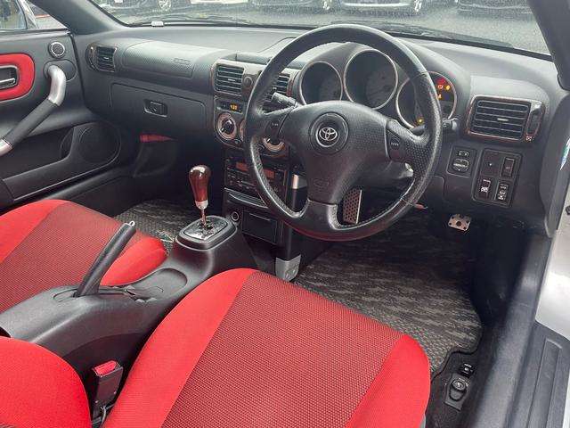 2004 Toyota MR-S – thumbnail 4