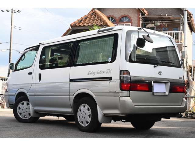 1997 Toyota Hiace – thumbnail 3