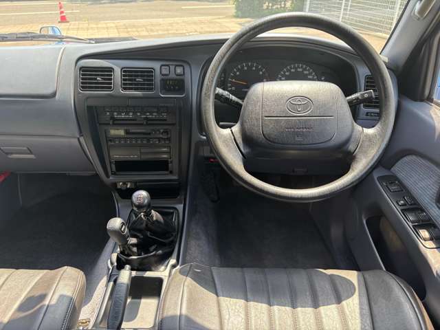 1996 Toyota Hilux Surf – thumbnail 3