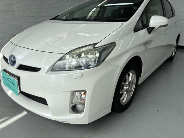 2011 Toyota Prius – thumbnail 2