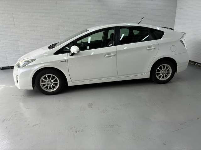 2011 Toyota Prius – thumbnail 4