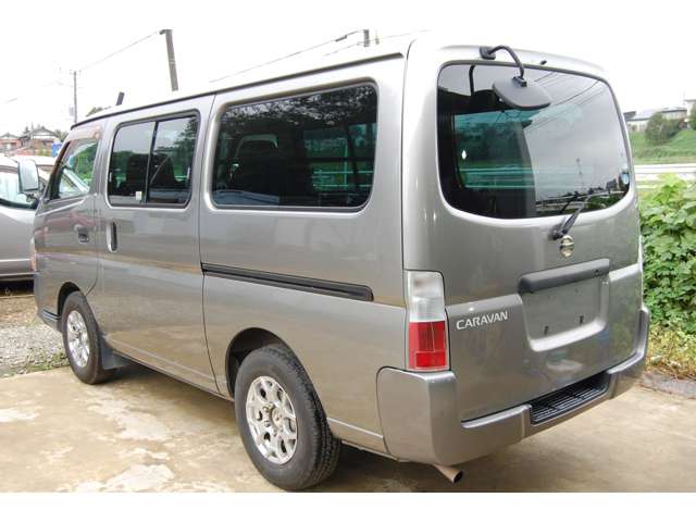 2011 Nissan Caravan – thumbnail 3