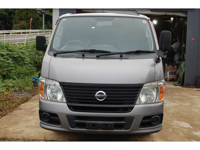 2011 Nissan Caravan – thumbnail 4