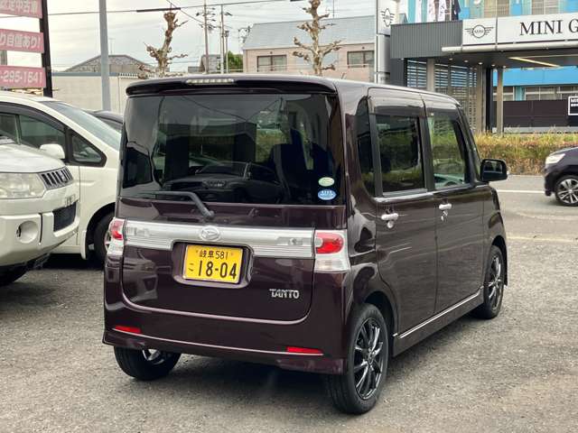 2009 Daihatsu Tanto – thumbnail 4