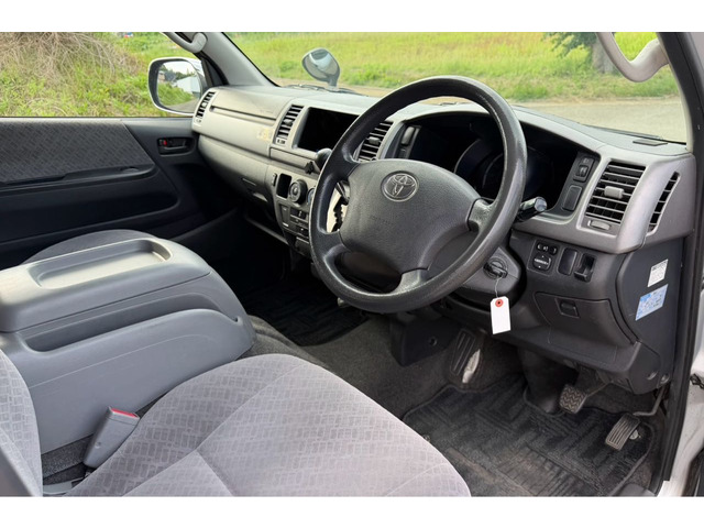 2008 Toyota Hiace – thumbnail 3