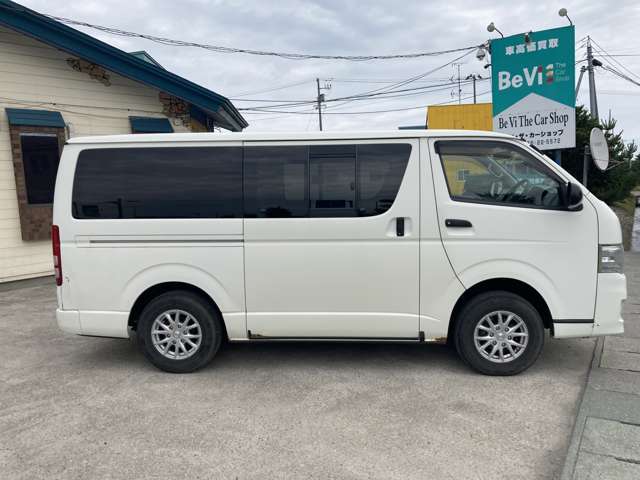 2011 Toyota Hiace – thumbnail 4