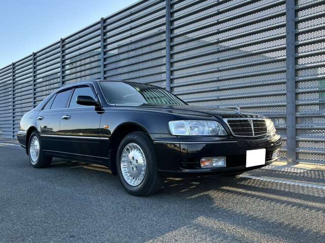 2000 Nissan Cima – thumbnail 2