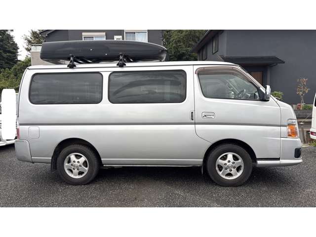 2011 Nissan Caravan – thumbnail 3
