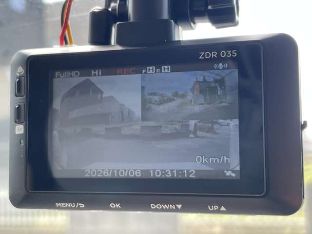 2011 Daihatsu Mira Cocoa – thumbnail 2