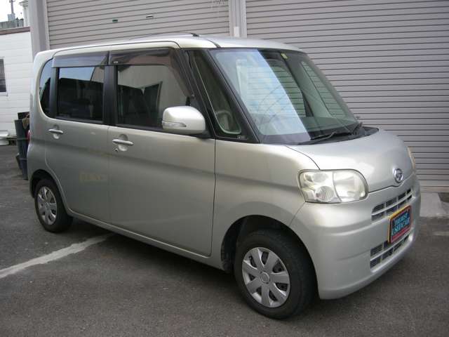 2010 Daihatsu Tanto – thumbnail 2