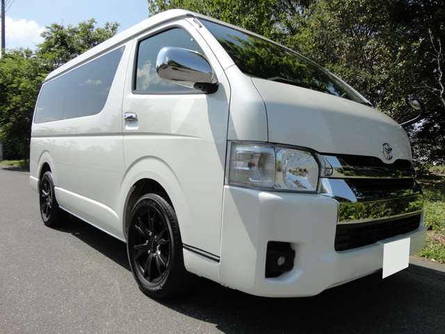 2011 Toyota Hiace – thumbnail 2