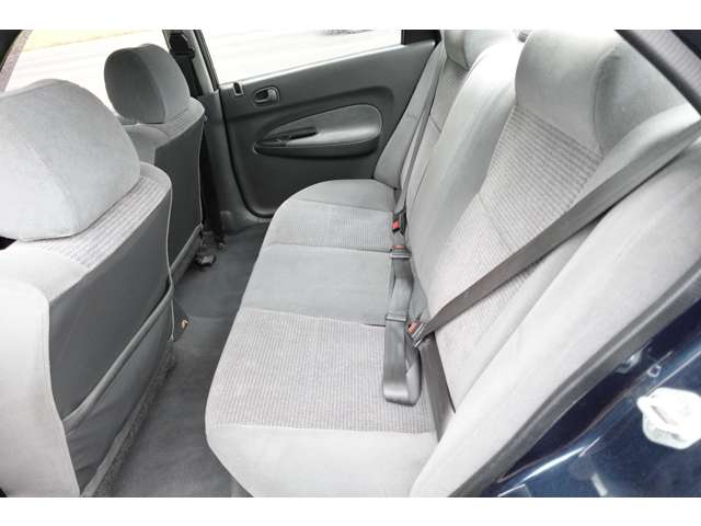 1996 Mazda Familia Sedan – thumbnail 2