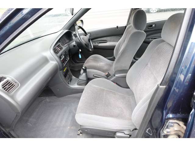 1996 Mazda Familia Sedan – thumbnail 3