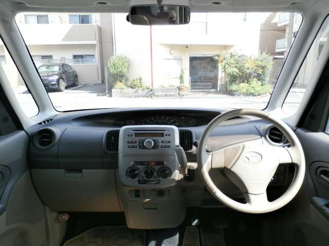 2011 Daihatsu Tanto – thumbnail 3