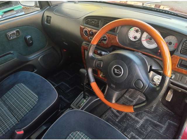 2001 Daihatsu Mira Gino – thumbnail 2