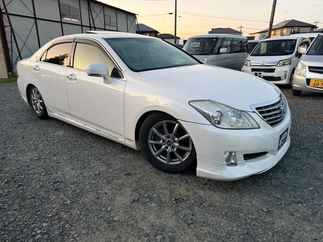 2008 Toyota Crown Royal – thumbnail 2