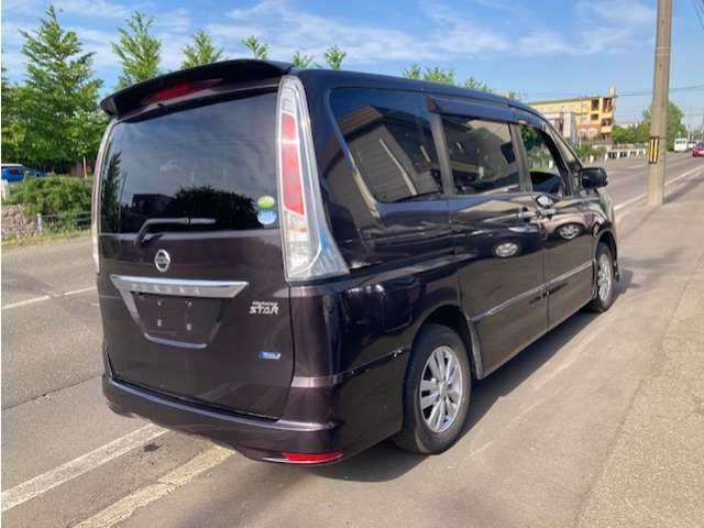 2011 Nissan Serena – thumbnail 4